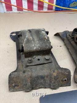 1973 1981 1987 1991 Chevrolet Gmc C30 C35 2wd Engine Frame Mount Mounts Perches
