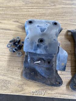 1973-87 CHEVY C10 C30 TRUCK ENGINE FRAME MOUNT BRACKET Stands 2WD Sbc Bbc Motor