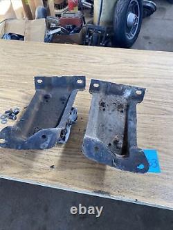 1973-87 CHEVY C10 C30 TRUCK ENGINE FRAME MOUNT BRACKET Stands 2WD Sbc Bbc Motor