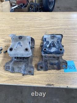 1973-87 CHEVY C10 C30 TRUCK ENGINE FRAME MOUNT BRACKET Stands 2WD Sbc Bbc Motor