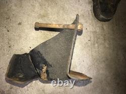 1973-87 Chevy GMC Truck C10 V8 Motor Mounts Frame Bracket fits 350 400 454 Motor