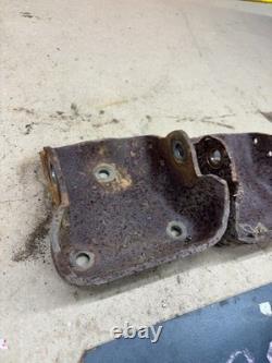 1988 1992 CHEVROLET GMC TRUCK Silverado K1500 SBC ENGINE MOUNT BRACKETS CLAMSHEL