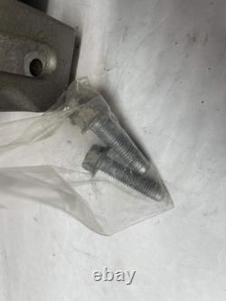 2014 Chevy SS Sedan RH & LH Engine Motor Mounts Stands Brackets OEM