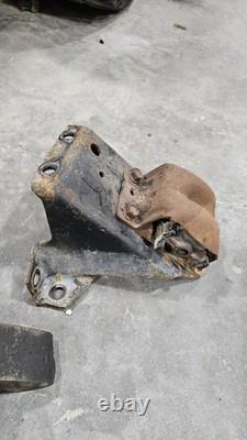 73-87 Chevrolet Truck Engine Mount Bracket Set