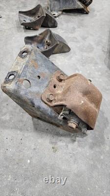 73-87 Chevrolet Truck Engine Mount Bracket Set