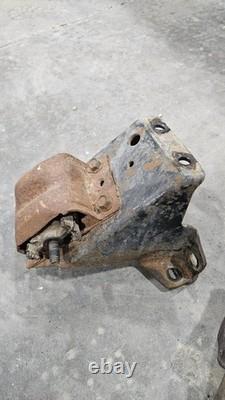 73-87 Chevrolet Truck Engine Mount Bracket Set