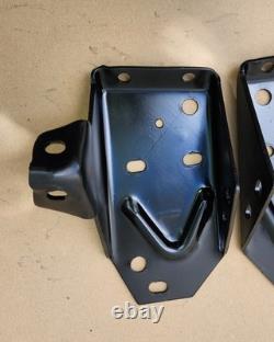 73-87 Chevy Gmc Oem 4wd Motor Mount Perches Smallblock -pair K5 K10 K20 K30