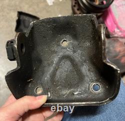 73-87 Original Chevy GMC Clam Shell Motor Mount Brackets 334607 & 334608 PAIR