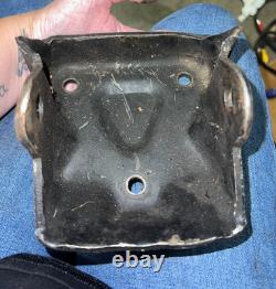 73-87 Original Chevy GMC Clam Shell Motor Mount Brackets 334607 & 334608 PAIR