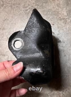 73-87 Original Chevy GMC Clam Shell Motor Mount Brackets 334607 & 334608 PAIR