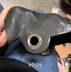 73-87 Original Chevy GMC Clam Shell Motor Mount Brackets 334607 & 334608 PAIR