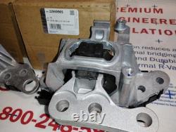 Genuine GM Driver Side Transmission Mount 22969965 & Passenger Side 23339695 Set