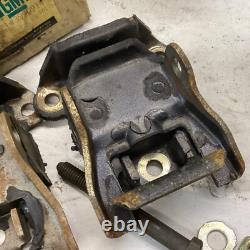 NOS Pair Chevrolet Motor Mounts 3990914 Chevelle Camaro Chevy II 64-69