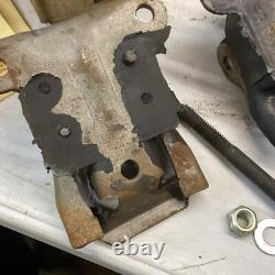 NOS Pair Chevrolet Motor Mounts 3990914 Chevelle Camaro Chevy II 64-69
