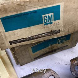 NOS Pair Chevrolet Motor Mounts 3990914 Chevelle Camaro Chevy II 64-69