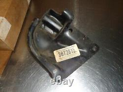 New NOS GM Engine Motor Mount 3872815 1966 1967 Chevrolet Chevelle SS 396 Chevy